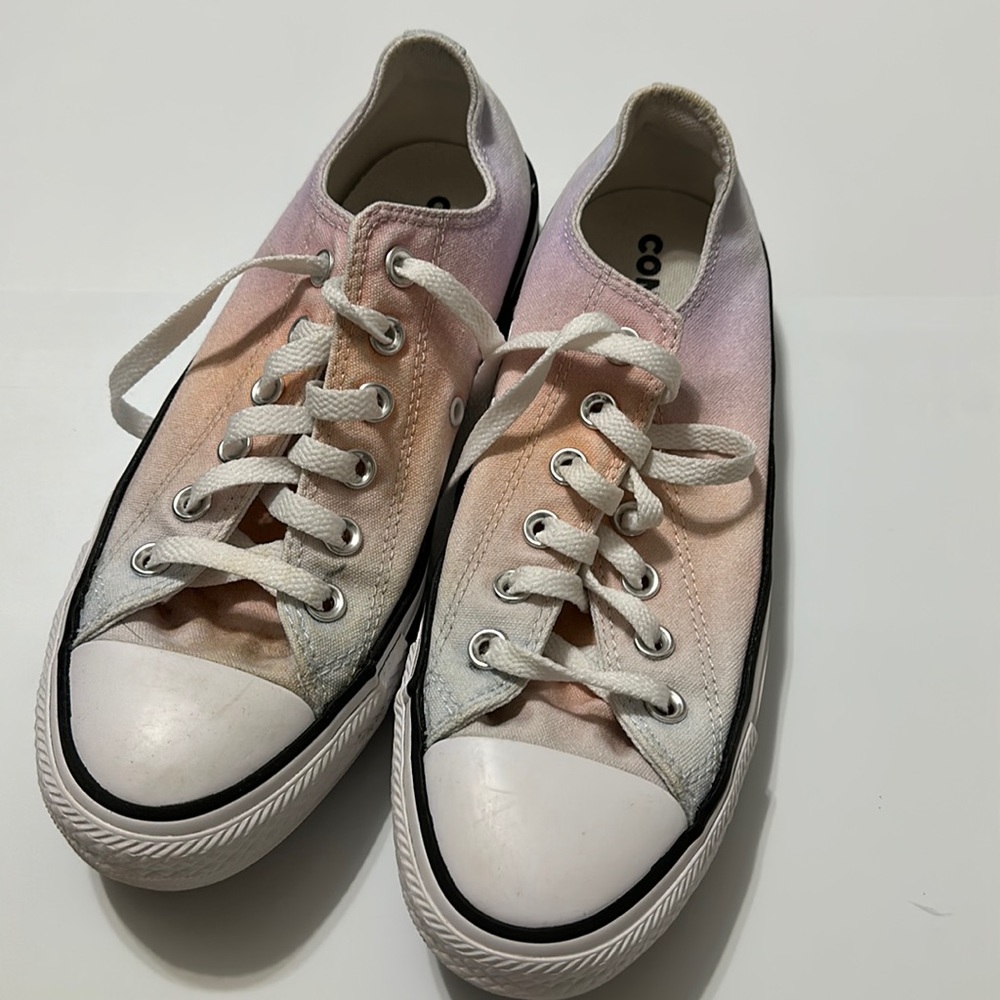 Converse Women’s Size 8 Sneaker